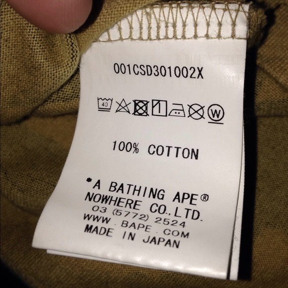 Bape t shirt and bape reversible shorts. - Picture 4 of 7